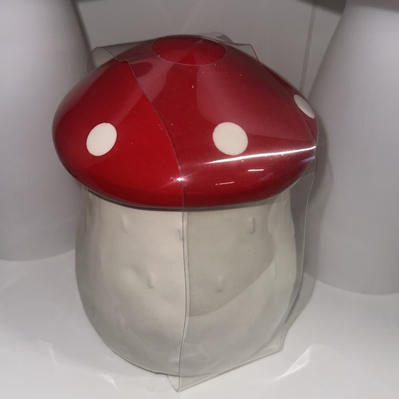 Mushroom Mug with Lid - Picture 3 of 4
